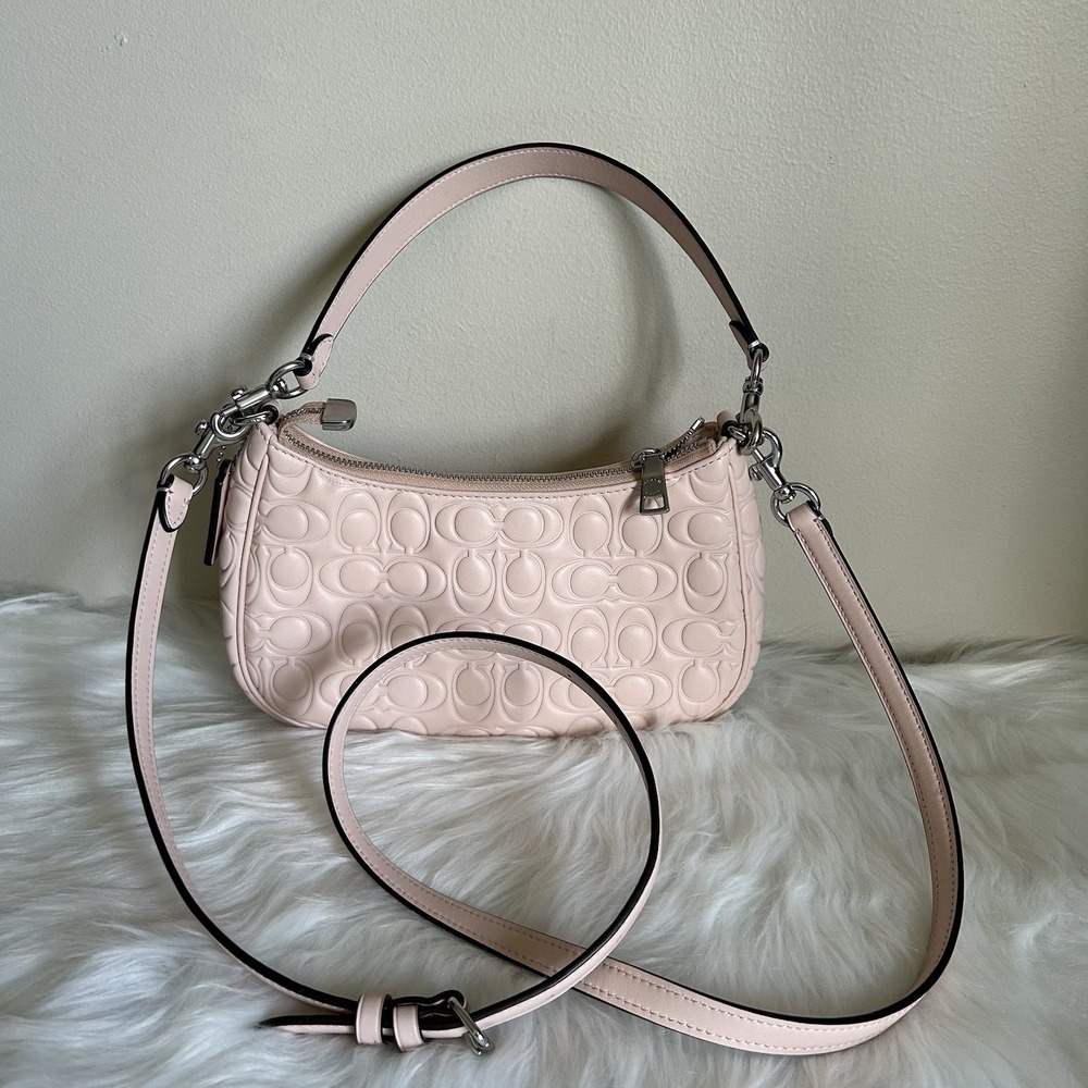 Coach Teri Pink Debossed Signature Leather Shoulder Bag EUC - Picture 3 of 10